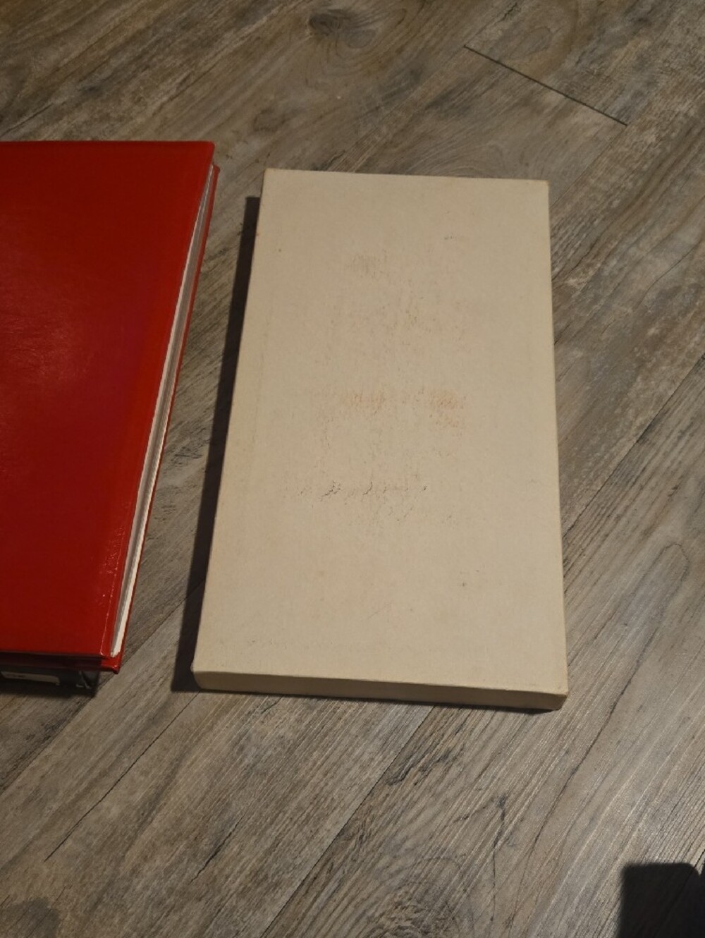 Vintage Post Card Album With European Postcards - Picture 9 of 10
